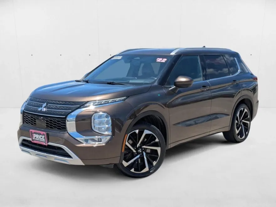 2022 Mitsubishi Outlander SEL photo 1