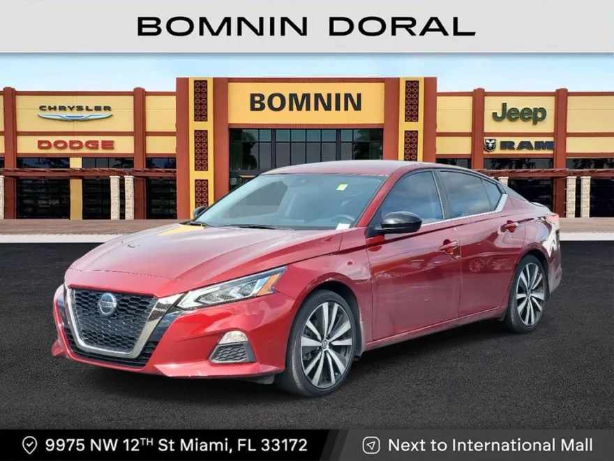 2022 Nissan Altima 2.5 SR photo 1