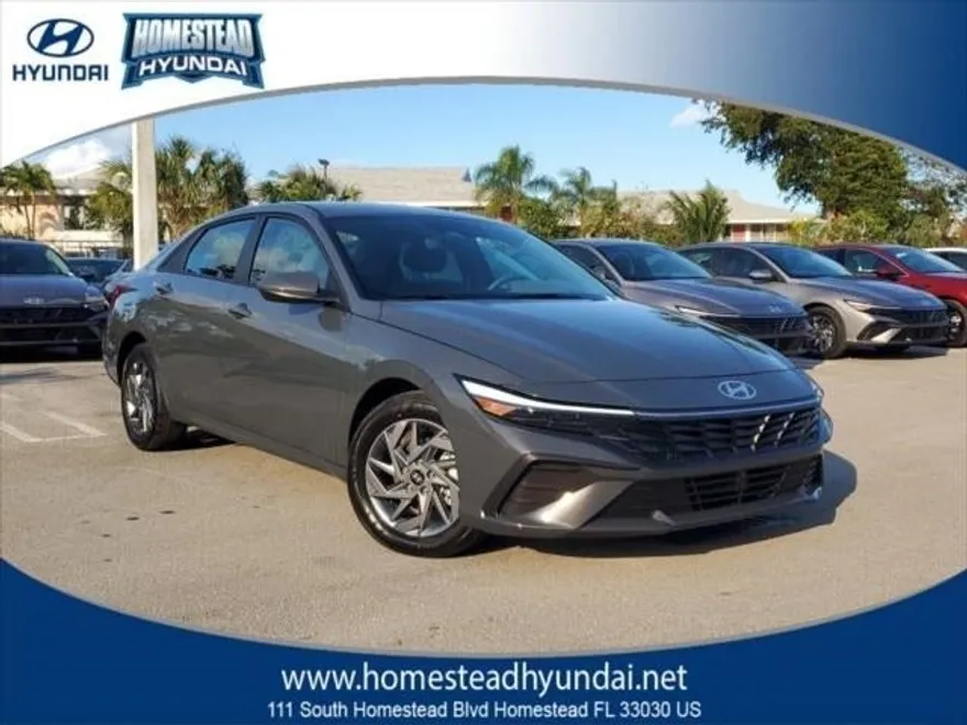 2024 Hyundai Elantra Hybrid Blue photo 1