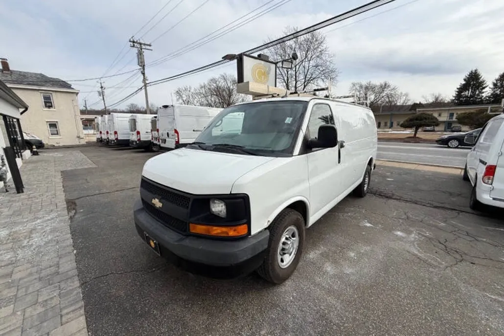 2015 Chevrolet Express 2500 Cargo Van photo 1