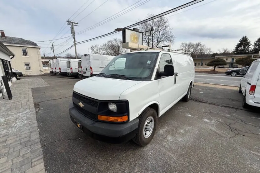 2015 Chevrolet Express 2500 Cargo Van photo 1