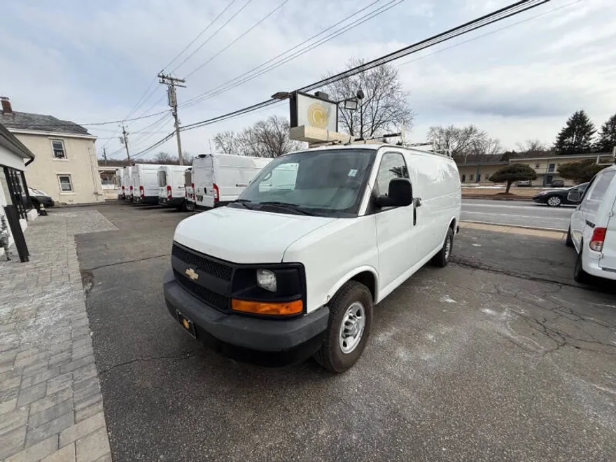 2015 Chevrolet Express 2500 Cargo Van photo 1