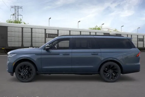 2025 Lincoln Navigator L Reserve photo 3