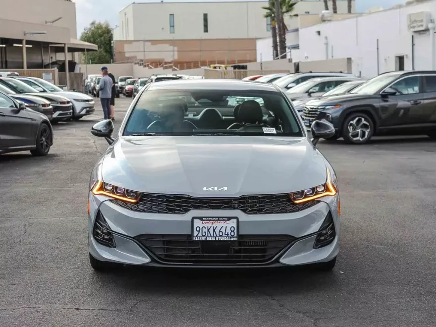 2023 Kia K5 GT-Line photo 1