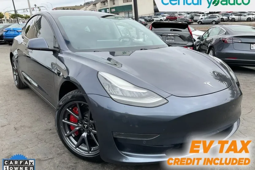 2020 Tesla Model 3 Standard Range Plus photo 1