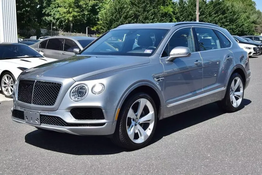 2019 Bentley Bentayga V8 photo 1