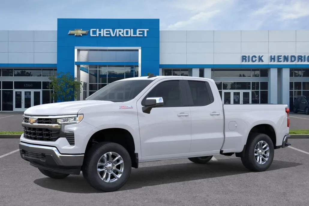 2026 Chevrolet Silverado 1500 LT photo 1