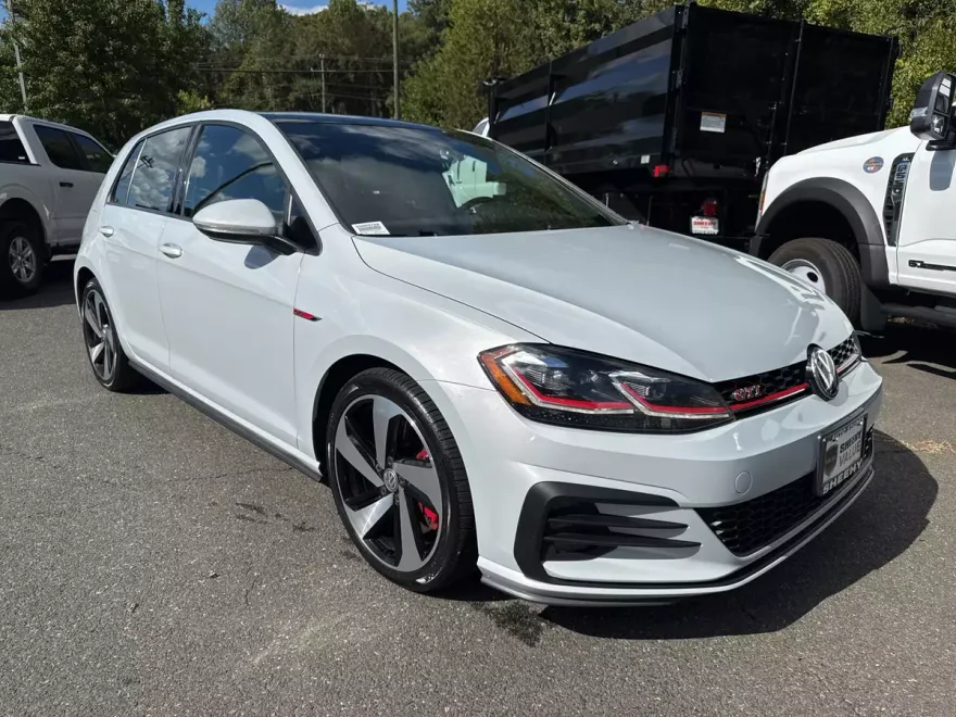 2020 Volkswagen Golf GTI SE photo 1