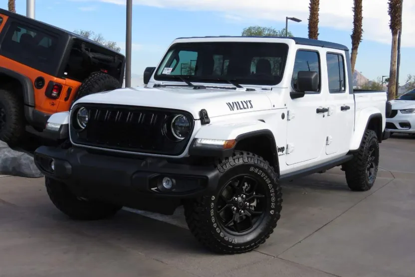 2024 Jeep Gladiator Willys photo 1