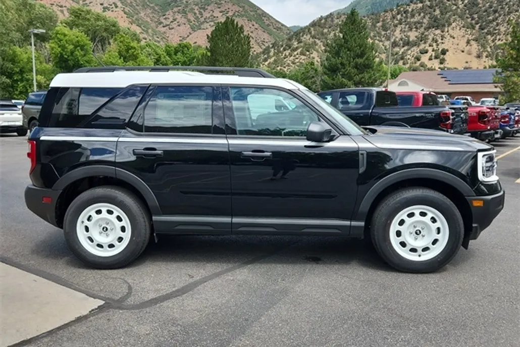 2025 Ford Bronco Sport Heritage photo 1