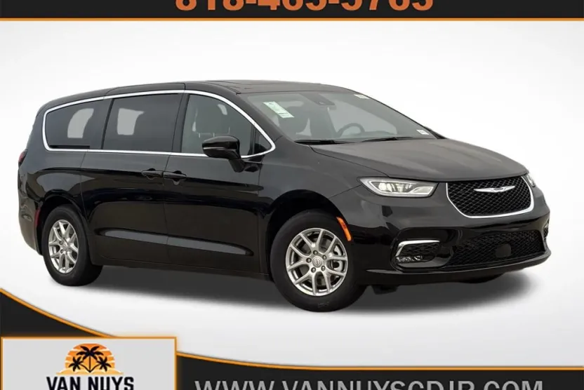 2026 Chrysler Pacifica photo 1