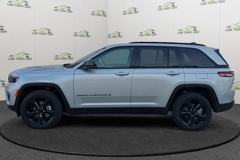 2025 Jeep Grand Cherokee Limited photo 1