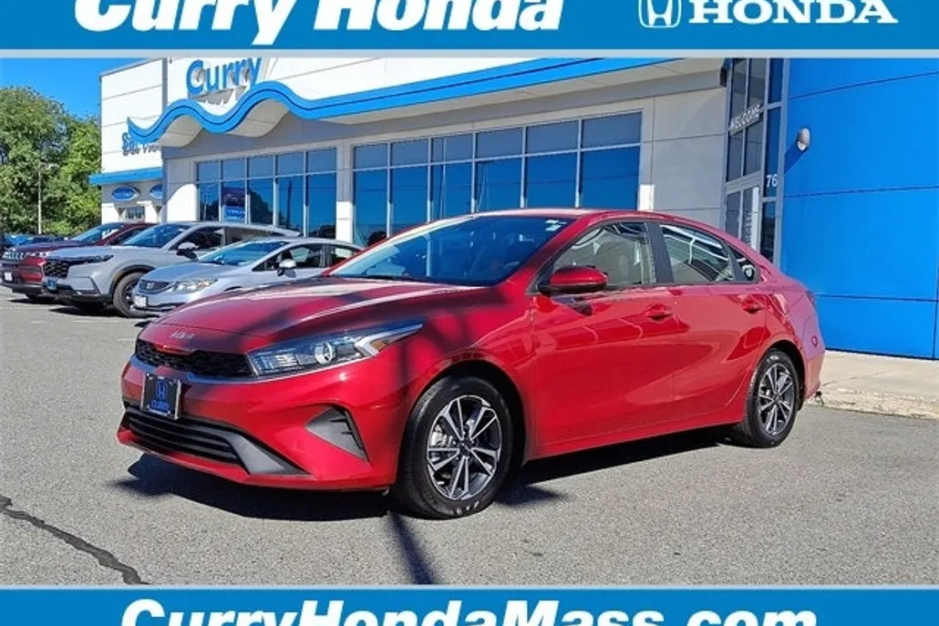 2023 Kia Forte LXS photo 1