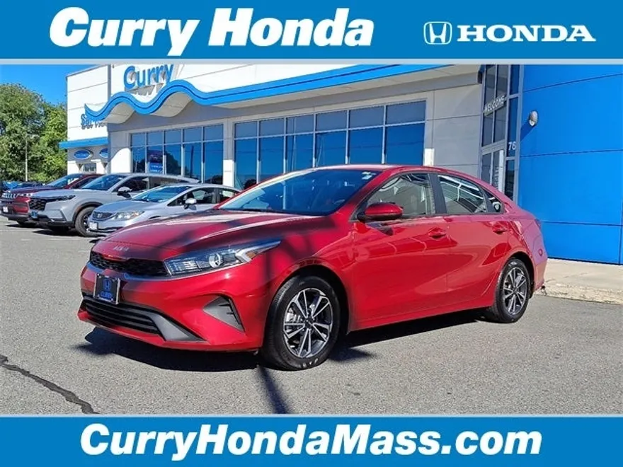 2023 Kia Forte LXS photo 1