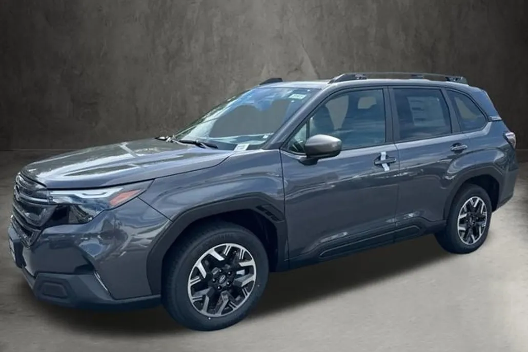 2025 Subaru Forester Premium photo 1