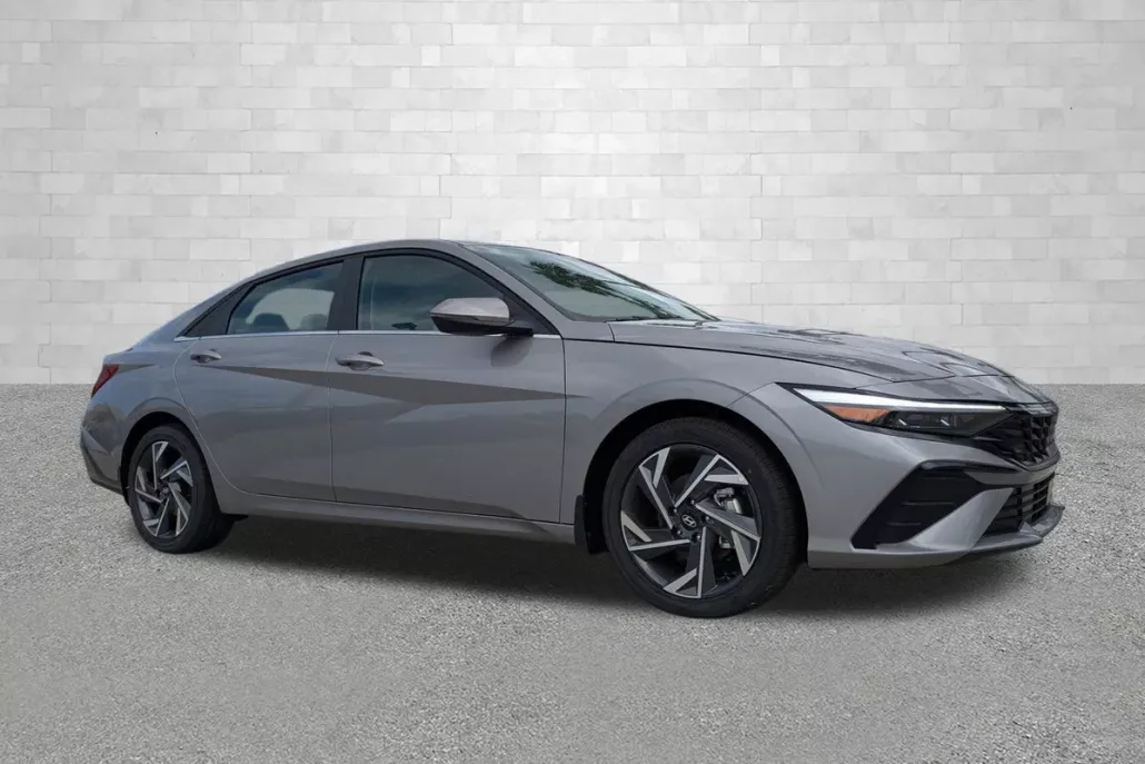 2025 Hyundai Elantra Hybrid Limited photo 1
