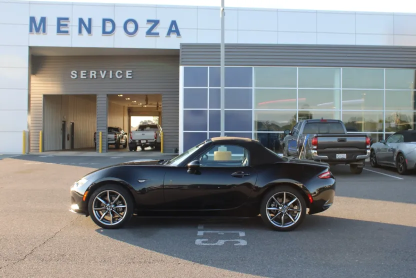 2023 Mazda MX-5 Miata Miata Grand Touring photo 1