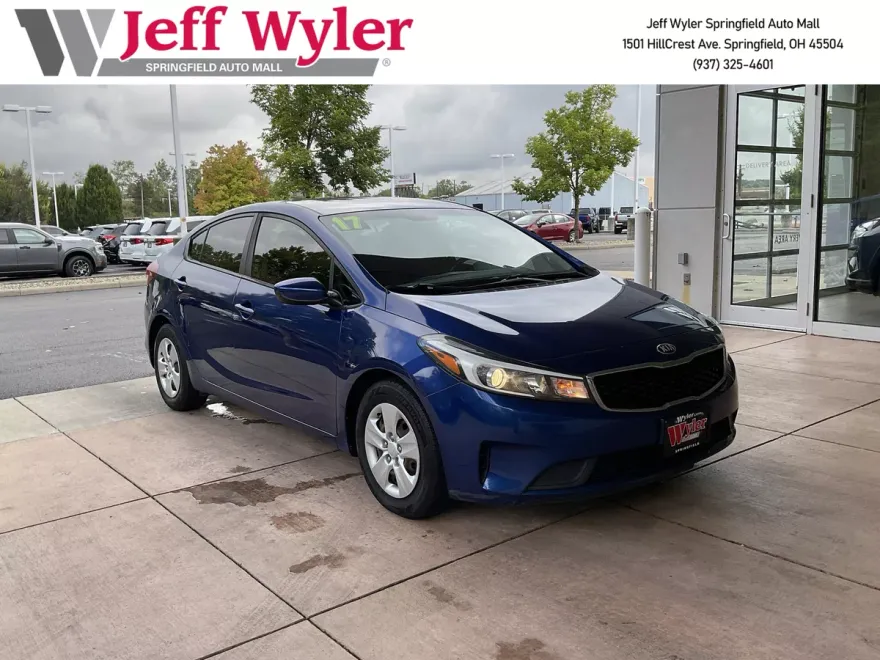 2017 Kia Forte LX Base photo 1