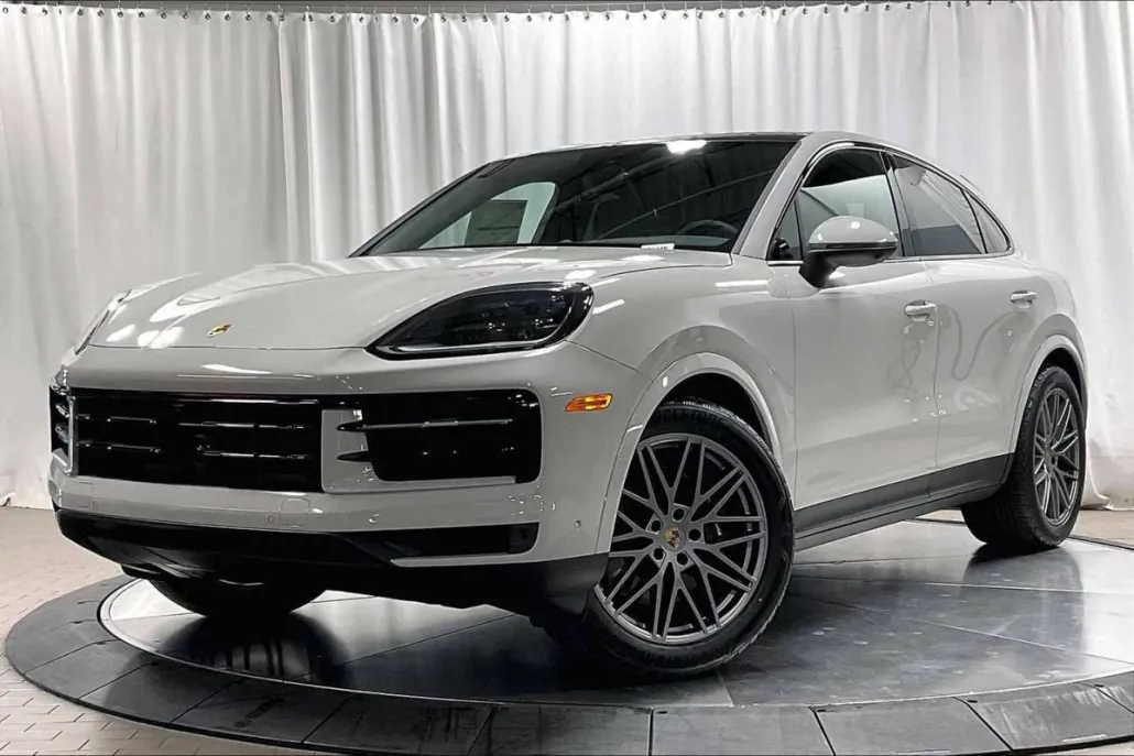 2025 Porsche Cayenne Coupe photo 1