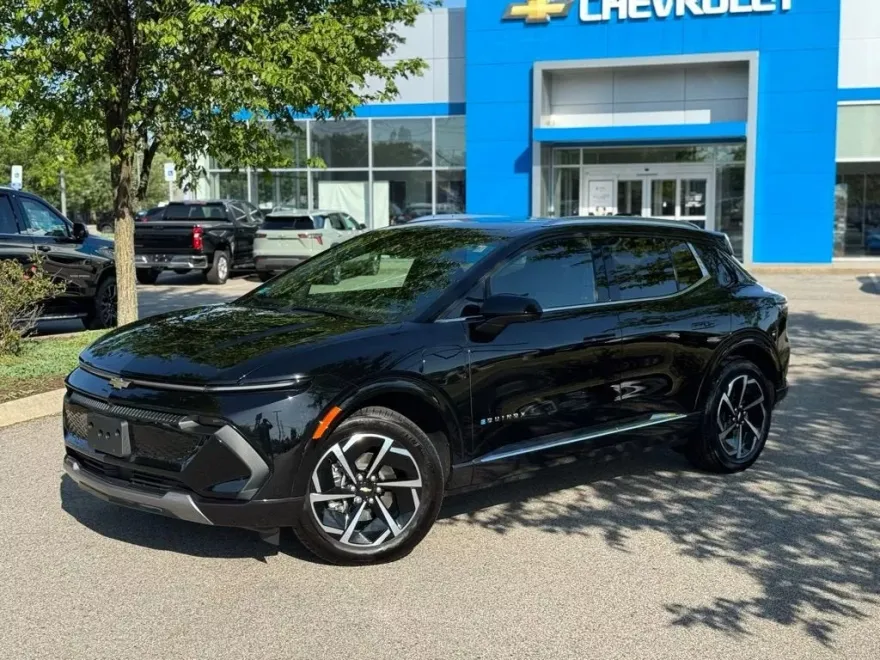2024 Chevrolet Equinox EV 2LT photo 1
