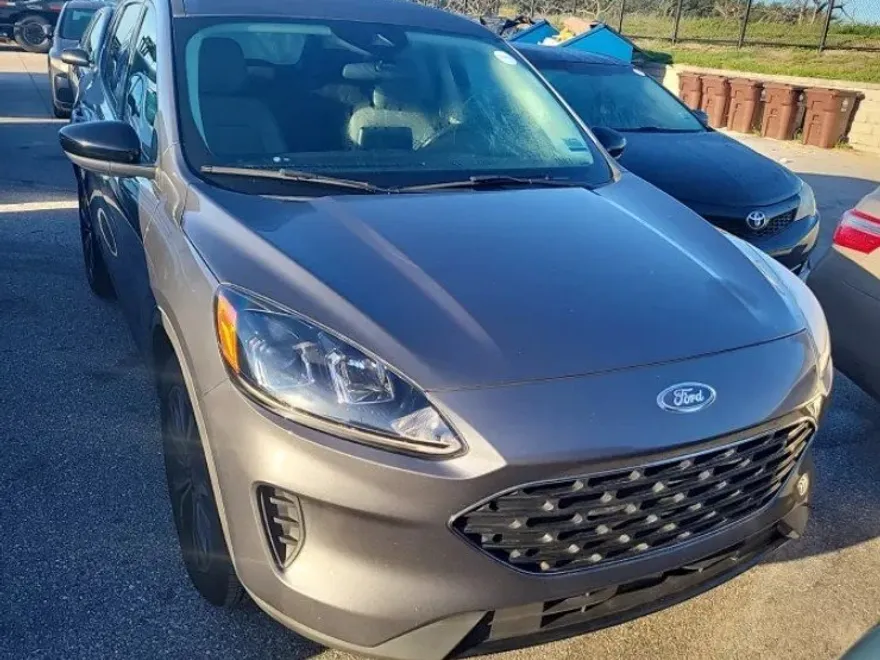 2022 Ford Escape SE photo 1