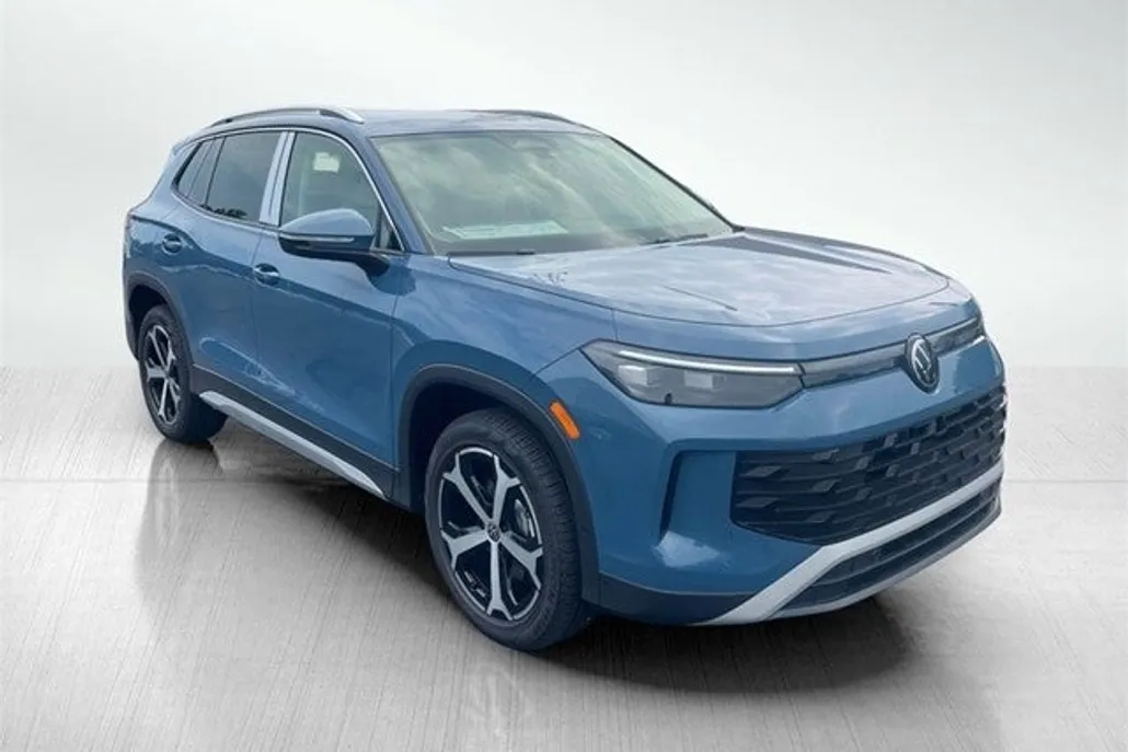 2025 Volkswagen Tiguan SE photo 1