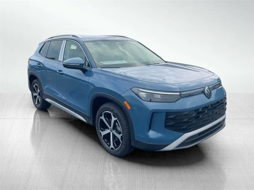 2025 Volkswagen Tiguan SE photo 1