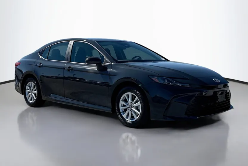 2025 Toyota Camry LE photo 1