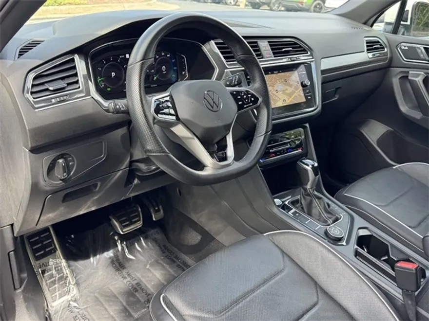 2023 Volkswagen Tiguan SEL R-Line Black photo 1