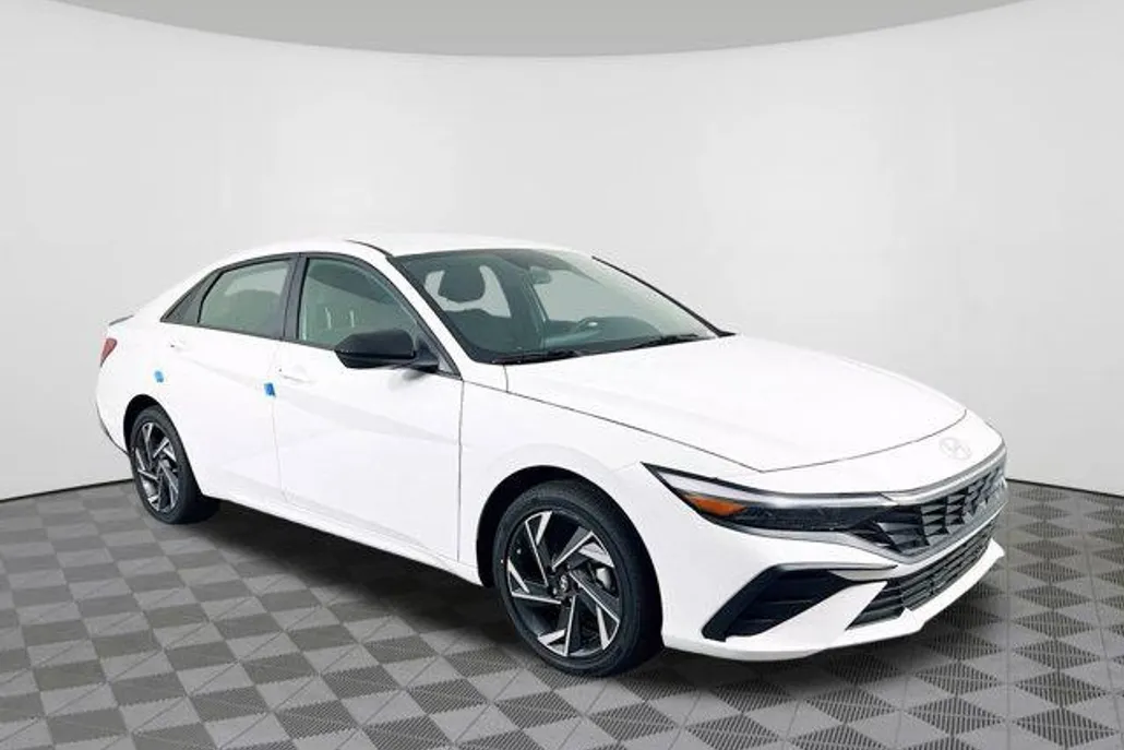 2025 Hyundai Elantra Hybrid SEL Sport photo 1