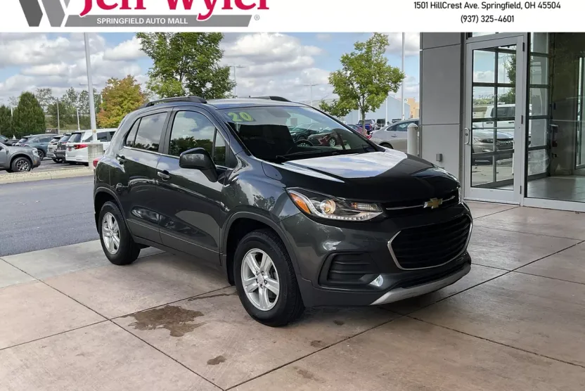 2020 Chevrolet Trax LT photo 1