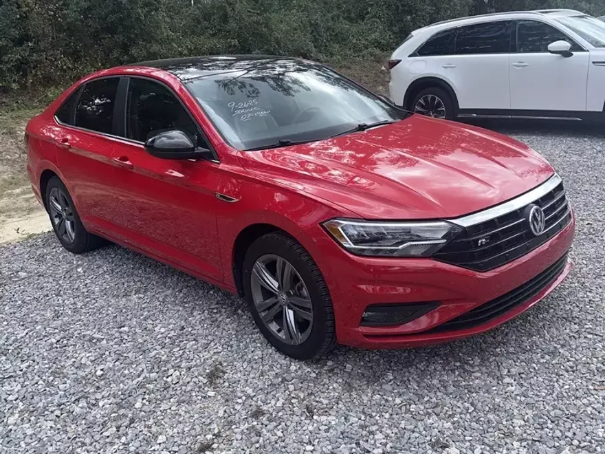 2019 Volkswagen Jetta R-Line photo 1