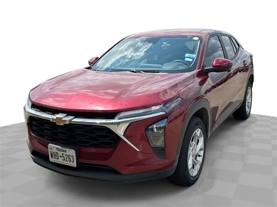 2025 Chevrolet Trax LS photo 1
