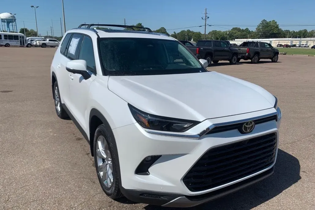 2026 Toyota Grand Highlander Limited AWD photo 1