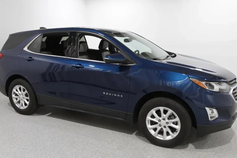 2019 Chevrolet Equinox LT photo 1