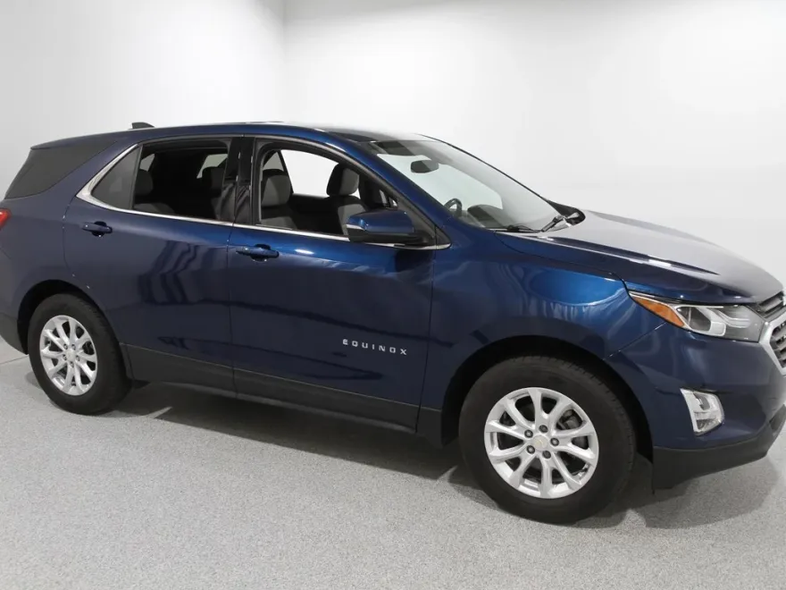 2019 Chevrolet Equinox LT photo 1