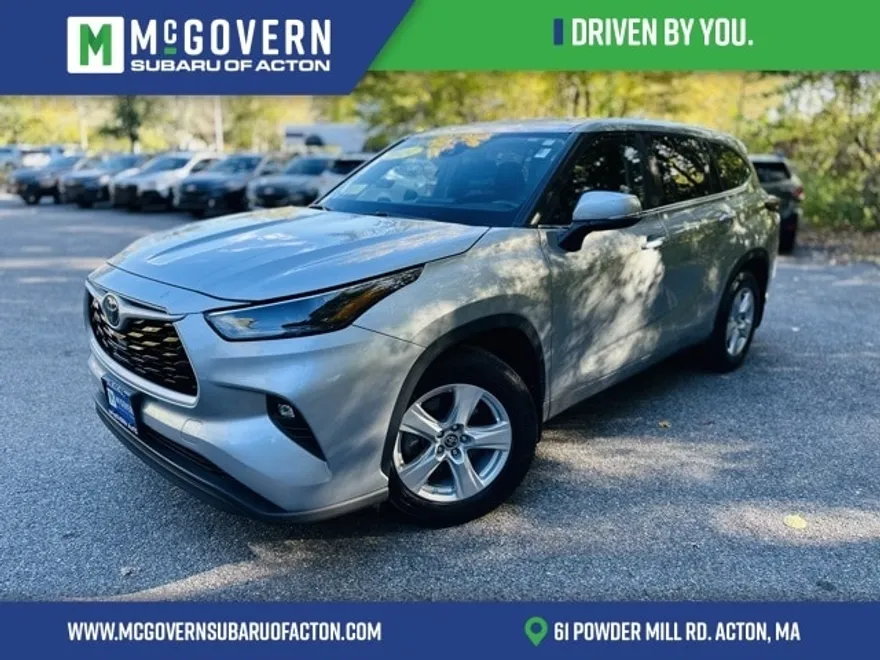 2024 Toyota Highlander LE photo 1