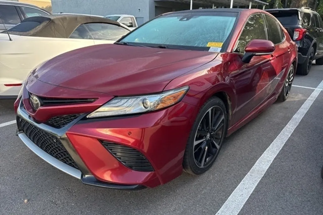 2018 Toyota Camry XSE photo 1