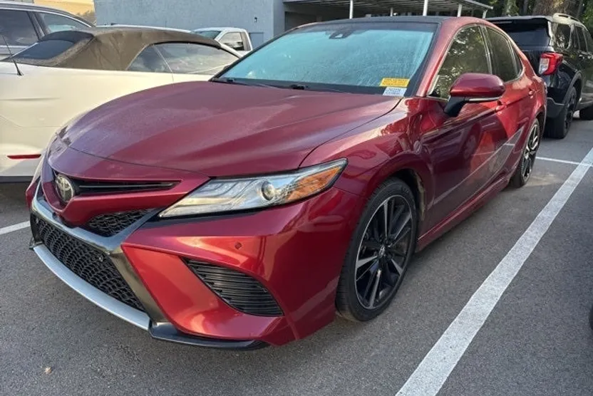 2018 Toyota Camry XSE photo 1