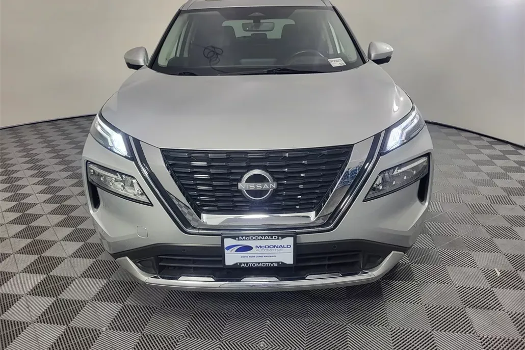 2023 Nissan Rogue Platinum photo 1