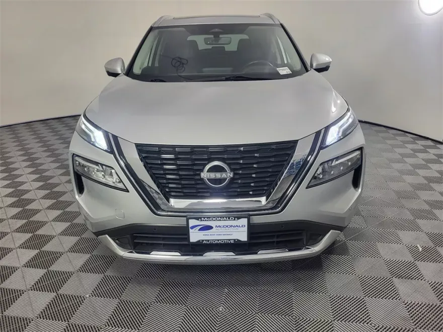 2023 Nissan Rogue Platinum photo 1