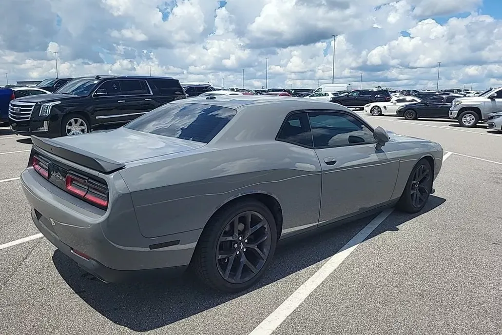 2019 Dodge Challenger R/T photo 1