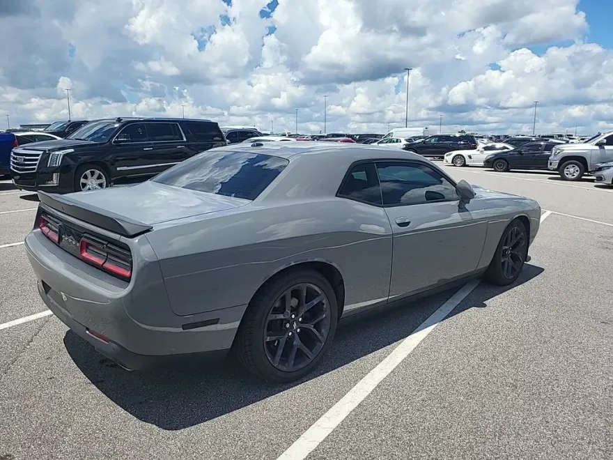 2019 Dodge Challenger R/T photo 1