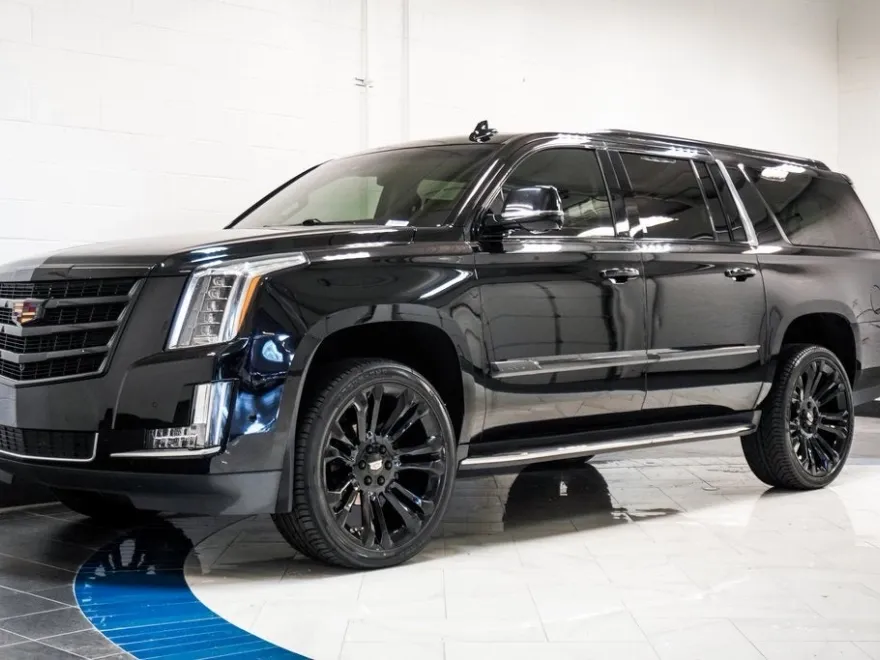 2018 Cadillac Escalade ESV Luxury photo 1