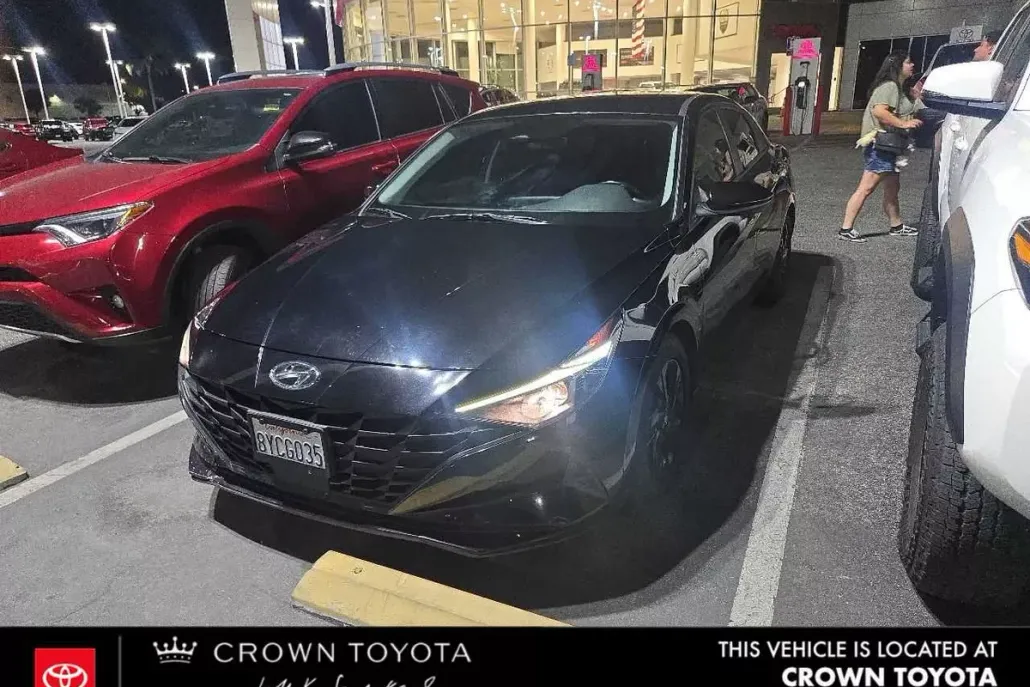 2022 Hyundai Elantra SEL Convenience photo 1