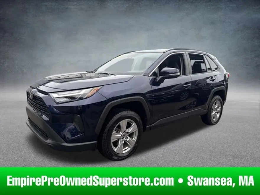 2023 Toyota RAV4 XLE photo 1