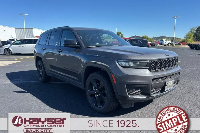2023 Jeep Grand Cherokee Laredo photo 1