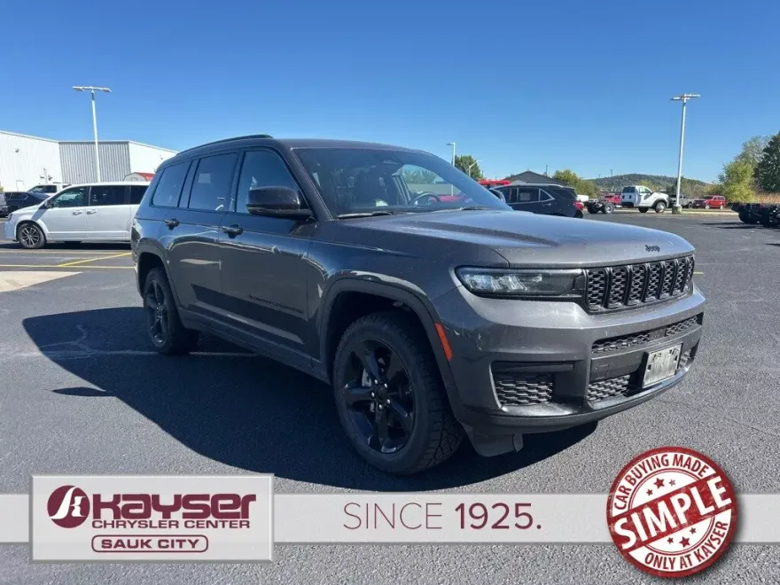 2023 Jeep Grand Cherokee Laredo photo 1