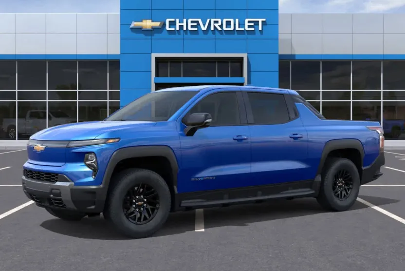 2025 Chevrolet Silverado EV LT photo 1