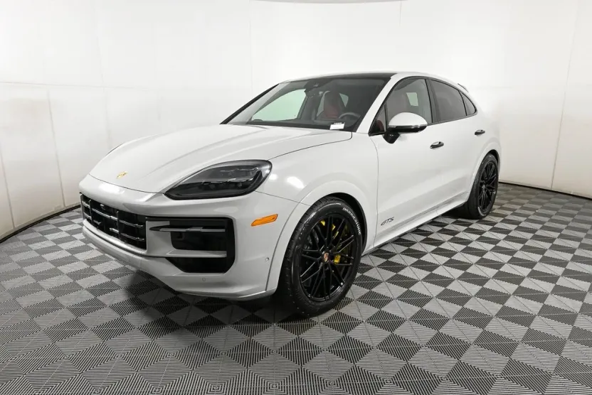 2026 Porsche Cayenne GTS Coupe photo 1